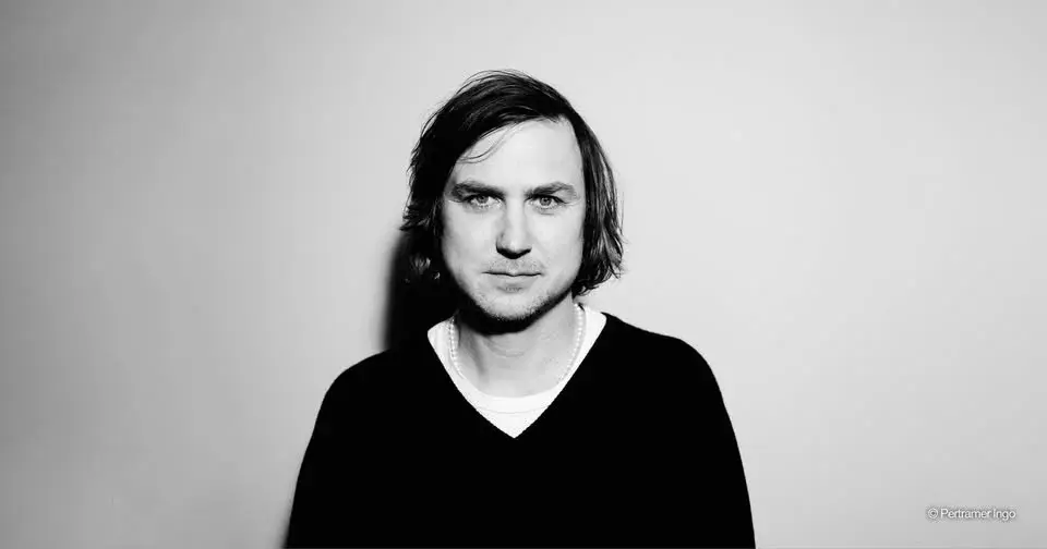 Lars Eidinger liest: "Das Unvereinbare in ein Gedicht" – Posthof Linz