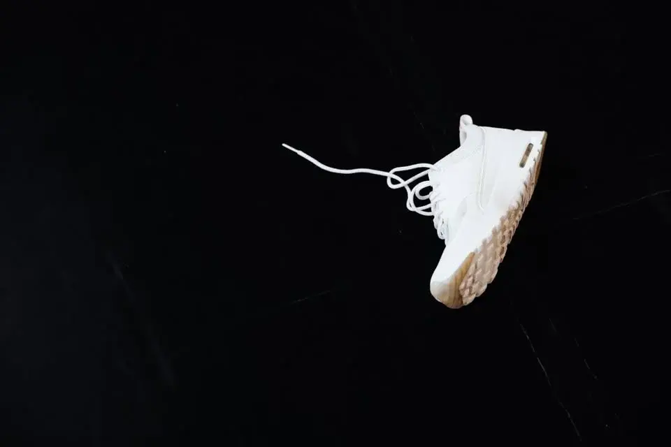 Preview (Insisting) - Lea Martini & Magdalena Meindl