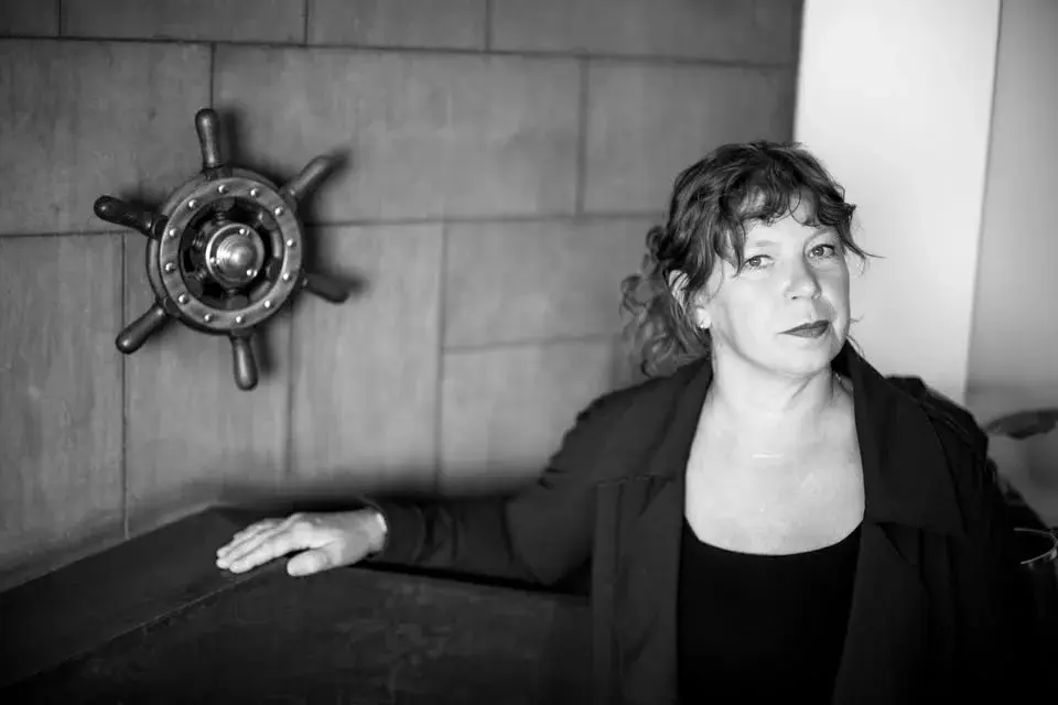 Release för Lina Ekdahls nya diktsamling - Först av allt är gästfriheten
