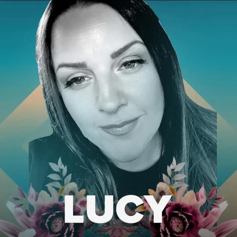 Lucy Clarke Live