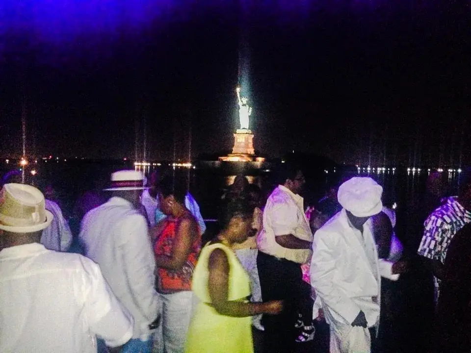 AUTHENTIC CHICAGO STEPPIN' LESSONS- HARLEM