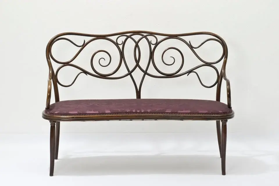 MAKtour: Bugholzmöbel und die Gebrüder Thonet